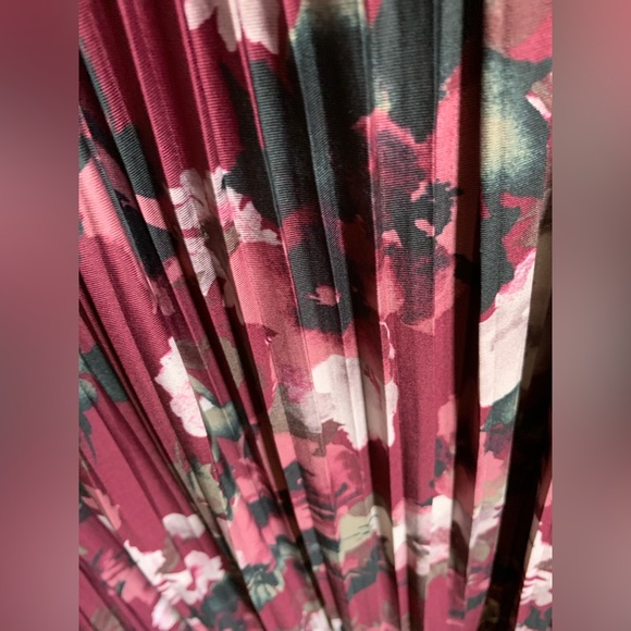 Xhilaration Dress in Floral - Size Medium - Picture 4 of 5